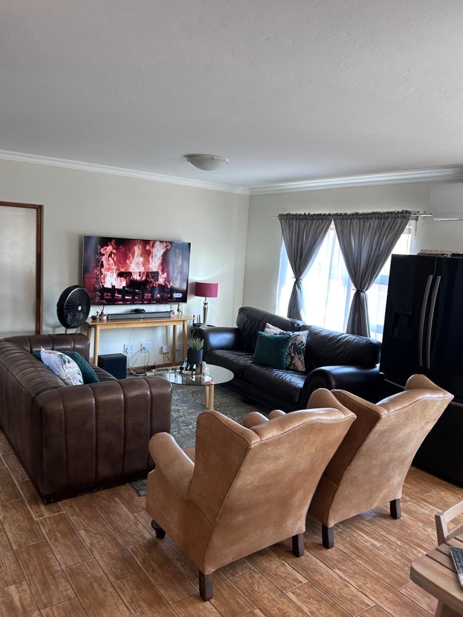To Let 3 Bedroom Property for Rent in Melodie North West